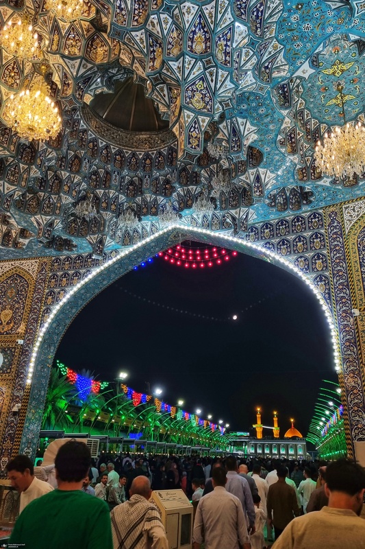 حال و هوای شب میلاد امام رضا (ع) در حرم مطهر امام حسین(ع)