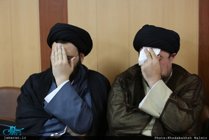 حضور سید حسن خمینی در مراسم ختم والده حجت الاسلام والمسلمین آشتیانی 