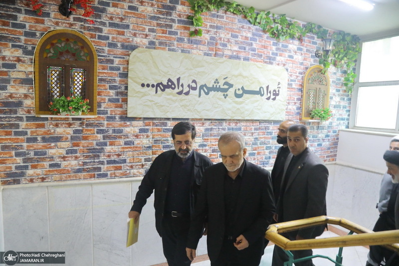 سفر رئیس جمهوری به قم و دیدار با مراجع و علما -2