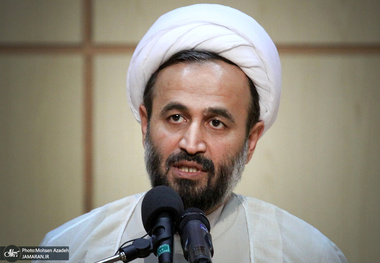 ادامه دوقطبی سازی یک خطیب: حمله مجدد به روحانی و نمایندگان