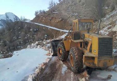 بارش سنگین برف راه سه روستای اندیکا را مسدود کرد