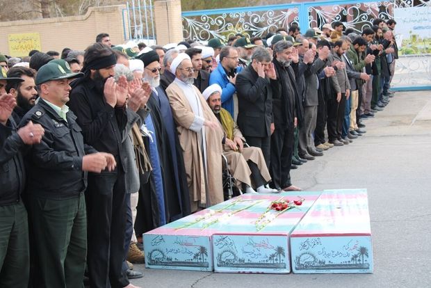 پیکر سه شهید گمنام دفاع مقدس در یزد تشییع شد