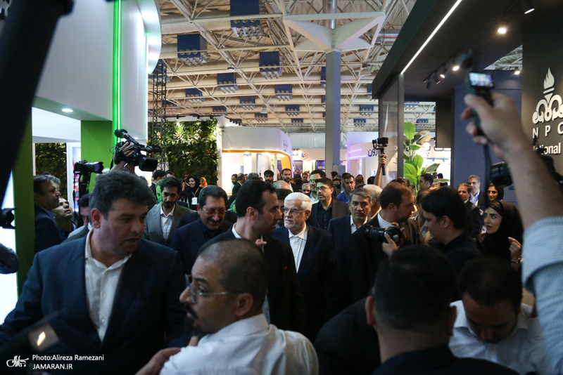 حضور عارف در نمایشگاه دستاوردهای صادراتی ایران