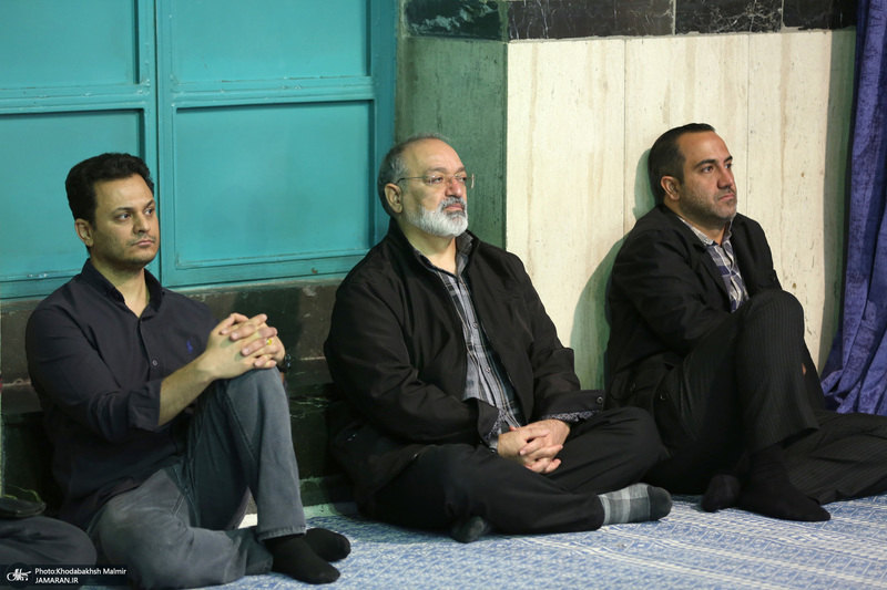 بازدید جمعی از کارکنان بنیاد تعاون وزارت دفاع از بیت امام خمینی در جماران