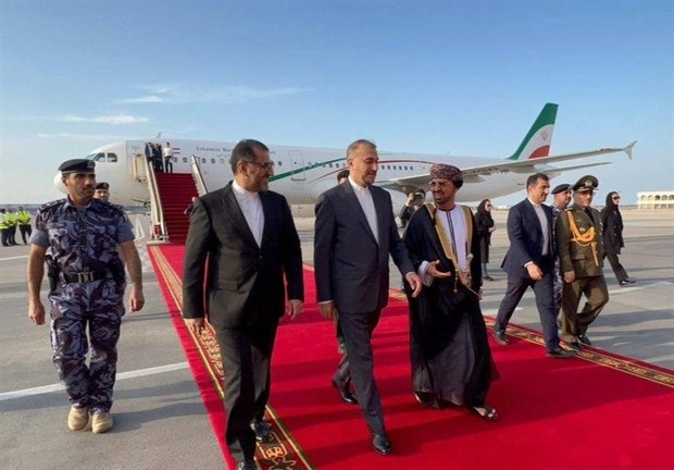 وزیر خارجه ایران وارد پایتخت عمان شد