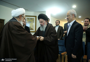 آیت الله موسوی بجنوردی: نباید ارزش را به جنسیت ببریم، ارزش انسان به علم و اندیشه است/ آیت الله عباسعلی روحانی: آیت الله بجنوردی فقیه شجاعی هستند که بعضی از نظریات علمی ایشان قانون شده است
