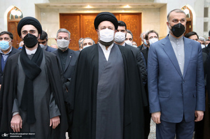 تجدید میثاق وزیر و معاونین وزارت امور خارجه با آرمان های امام خمینی (س)