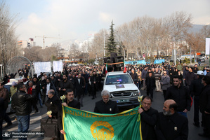 اقامه نماز سید حسن خمینی بر پیکر ٣ تن از شهدای سانحه هواپیمای اوکراینی