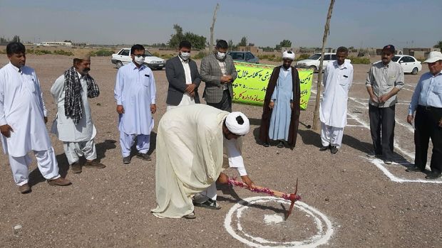 کلنگ ساخت فضای آموزشی ۶ کلاسه در دلگان به زمین زده شد