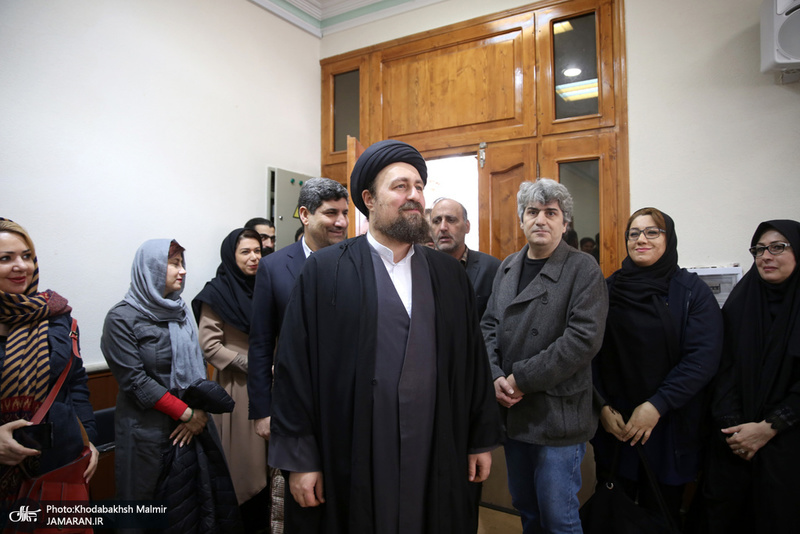 دیدارمدیران و جمعی از اعضای تحریه موسسه مطبوعاتی ایران و خبرگزاری ایرنا با سید حسن خمینی