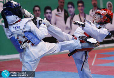 درگیری عجیب و حمله یک مرد به زنان در مسابقات تکواندو خردسالان!