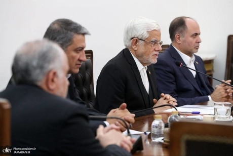 کانون‌های بیماری تب برفکی از ۱۱۶ در مهرماه به ۲ کانون در آذر ماه کاهش یافت/ واکسیناسیون و ایمن‌سازی بیش از ۷۰۰ هزار راس دام در استان تهران انجام شد/ عارف: زمینه‌های حضور جدی انستیتو پاستور و موسسه رازی و شرکت‌های دانش بنیان در منطقه و جهان فراهم شود