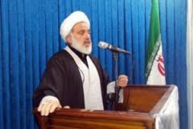 امام جمعه فردیس: واردات کالای قاچاق به کشور نیازمند اقدام جدی است