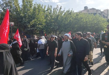 کمساری، رئیس مؤسسه تنظیم و نشر آثار امام خمینی(س): همدلی، عزت و استقلال ایران اسلامی بزرگترین میراث رهبر مجاهد شهید است/ این میراثی بوده که از امام راحل عظیم‌الشأن به رهبر شهید انقلاب اسلامی منتقل شد