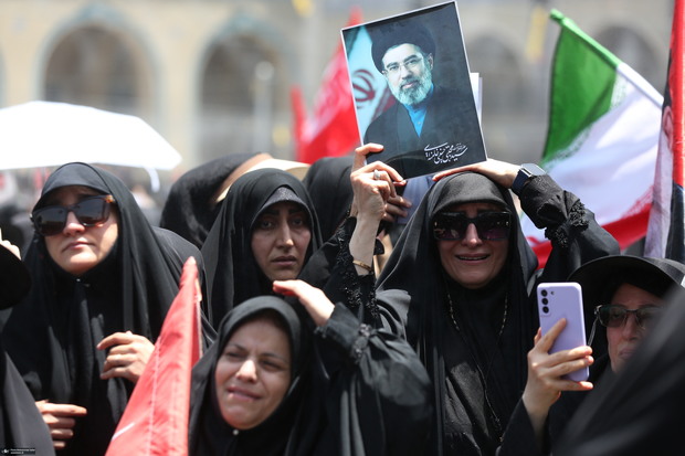 ️اعتراف ترامپ به علاقه ایرانی‌ها به رهبر شهید