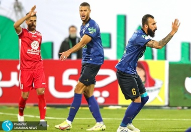 دربی شروع نشده، دعوای استقلال و پرسپولیس شروع شد