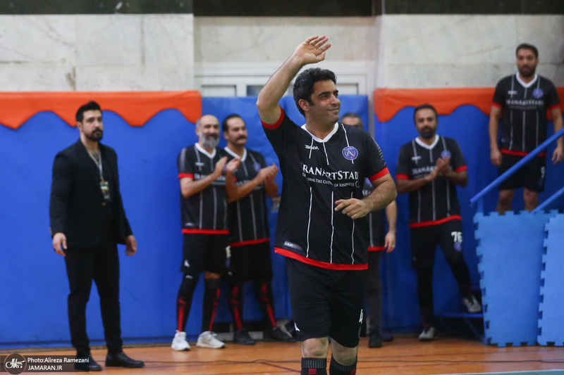 مسابقه فوتسال خیریه بین تیم هنرمندان و منتخب بنیاد حضرت زینب (س)