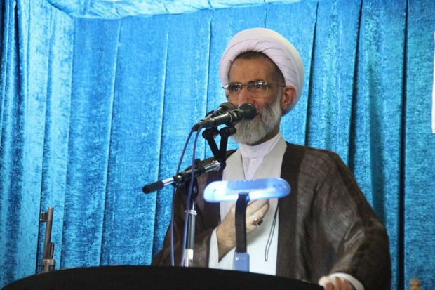 امام جمعه شهرکرد: شرکت در انتخابات پایه‌های نظام را تقویت می‌کند