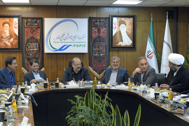 برگزاری شورای راهبردی پتروشیمی‌های منطقه ویژه اقتصادی پتروشیمی ماهشهر با محوریت مسئولیت اجتماعی/ افزایش ۵۰ درصدی بودجه مسئولیت های اجتماعی پتروشیمی‌ها با اولویت‌های رئیس‌جمهور برای تحول در نظام آموزشی