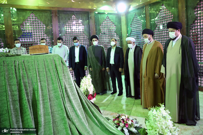 ادای احترام سید عمار حکیم نسبت به حضرت امام خمینی (س)