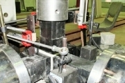 دستگاه آزمایش فشار سه محوری بتن طراحی و ساخته شد