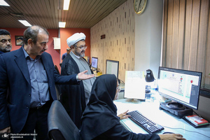 بازدید رئیس موسسه تنظیم و نشر آثار امام خمینی(س) از شرکت چاپ و نشر بانک ملی