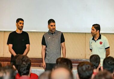عکس| خداحافظی مدیر پرسپولیسی با وحید هاشمیان