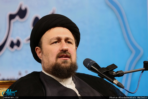 سید حسن خمینی: در مقابل موجی که بخواهد استقلال کشور را زیر سوال ببرد، ید واحده هستیم/ واکنش نسبت به جسارت به نیروهای نظامی، به سبب حساسیتمان نسبت به استقلال کشور است/ نسبت به زیر سوال رفتن آزادی های انسانی، قانونی و دینی حساس باشیم