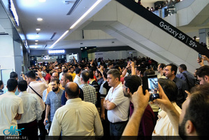 تعطیلی تعدادی از مغازه های پاساژ علاء الدین در اعتراض به نابسامانی وضعیت ارز 