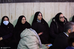 دیدار وزیر و جمعی از کارکنان وزارت راه و شهرسازی با سید حسن خمینی