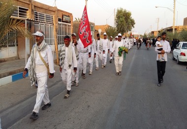 کاروان پیاده  انصار الحسین وارد  خور و بیابانک شد