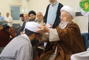 مراسم عمامه گذاری طلاب روز ولادت پیامبر اکرم (ص) و امام جعفر صادق (ع) در بیوت مراجع