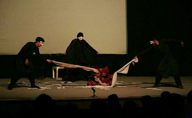 بیست و هشتمین جشنواره تئاتر استانی در ایرانشهرآغاز بکار کرد