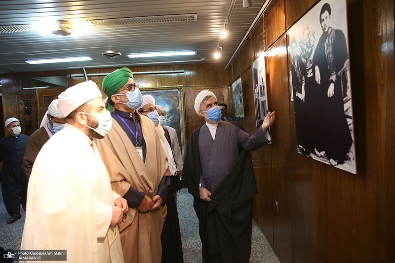 بازدید جمعی از امامان جمعه، روحانیون، علما، فضلا و مدرسین حوزه های علمیه اهل تسنن از جماران