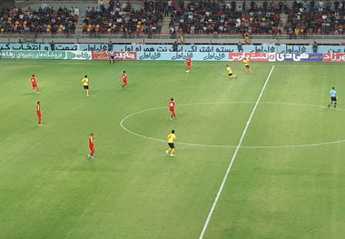 تیم فولاد خوزستان برابر سپاهان متوقف شد