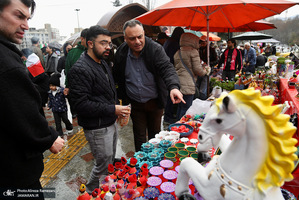 ساعات پايانی سال ۱۴۰۴ در میدان تجریش
