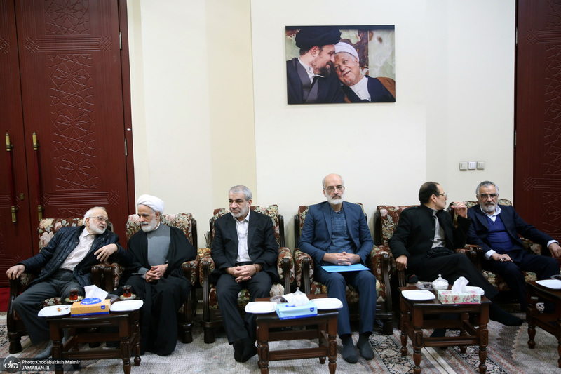 حاشیه تجدید میثاق رییس و اعضای مجمع تشخیص مصلحت نظام با آرمان‌های امام خمینی