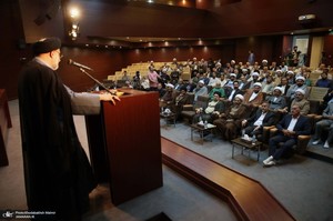 دیدار رئیس و کارکنان سازمان اوقاف و امور خیریه با سید حسن خمینی