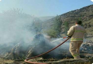 آتش سوزی اراضی روستای پرور مهدیشهر مهار شد