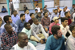 بازدید جمعی از طلاب خارجی جامعه المصطفی (ص) العالمیه از بیت امام خمینی (س) در جماران