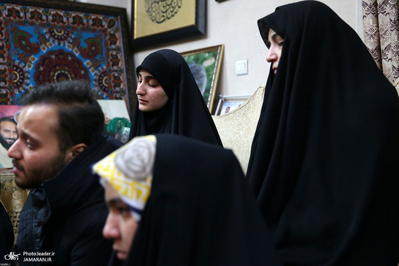 حضور رهبر معظم انقلاب اسلامی در منزل شهید حاج قاسم سلیمانی