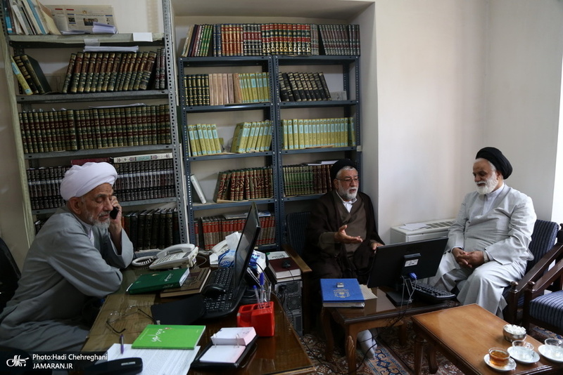تجلیل از خدمات حجت الاسلام والمسلمین احمد احمدی خمینی