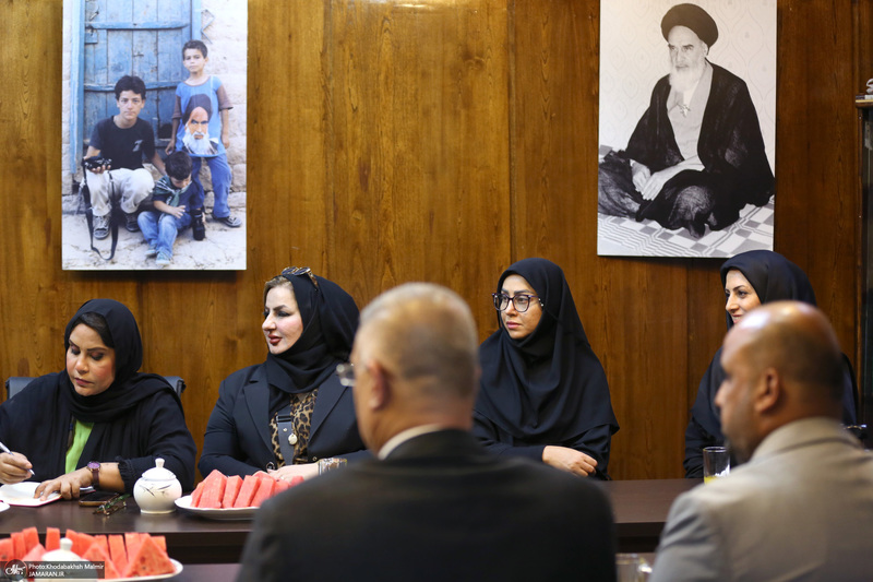 نشست هم اندیشی با ناشران عرب زبان در حسینیه جماران