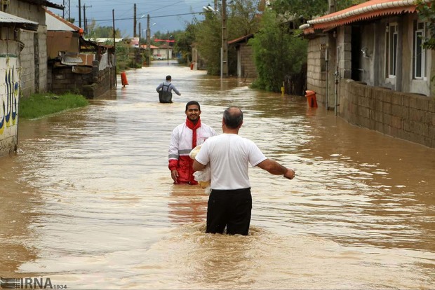 541 خانواده سیل زده گیلان از امداد هلال احمر بهره مند شدند