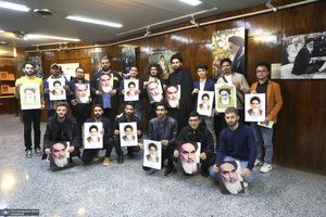 بازدید اقشار مختلف مردم از بیت امام خمینی (س) در جماران