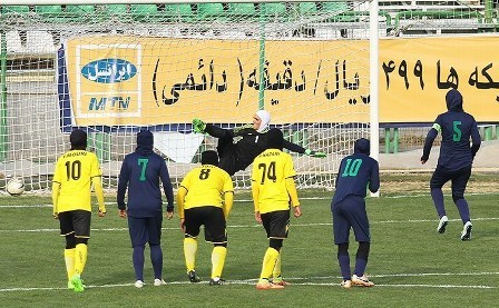 تیم فوتبال پالایش گاز بانوان ایلام میزبان خود را شکست داد