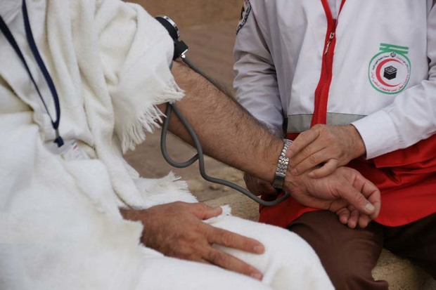 معاینات زائران حج تمتع قزوین در حال انجام است