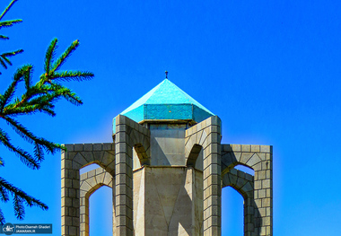 آرامگاه باباطاهر همدان