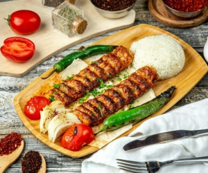 بهترین روش پخت کباب کوبیده مرغ با 3 ترفند