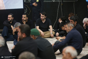 مراسم عزادارای شب عاشورا در حرم مطهر امام خمینی